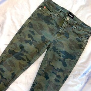 Hiding in plain sight with these Hudson camp jeans!